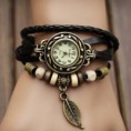 Reloj de pulsera vintage con abalorios retro de hoja